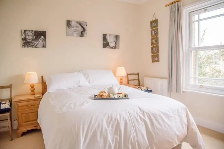 4 Bedrooms Cottage