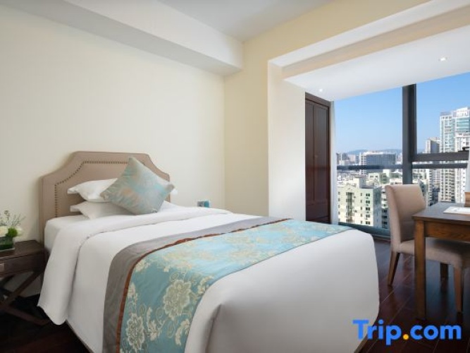 Deluxe Family Suite with river view