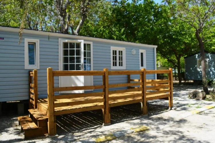 2 Bedrooms Bungalow