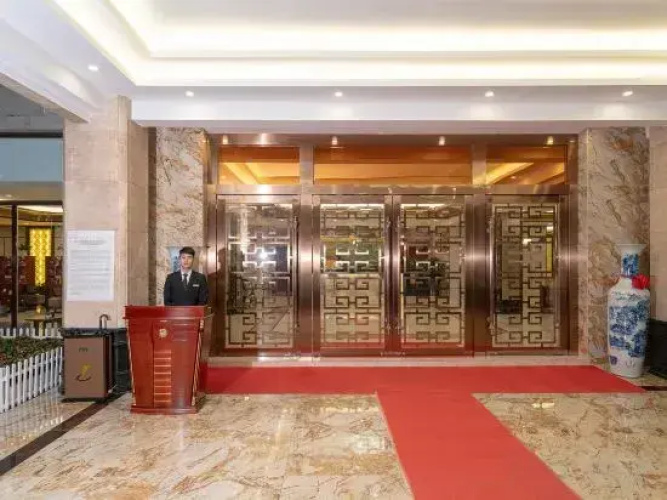 Champs Hotel