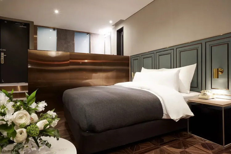 Nine Brick Hotel