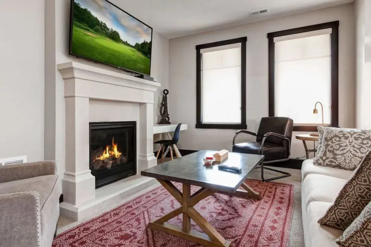 3780 Blackstone Drive Townhouse by RedAwning