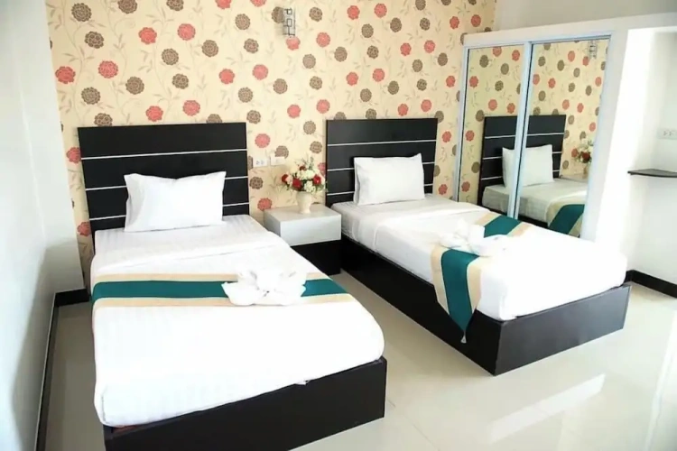 Standard Twin room with balcony