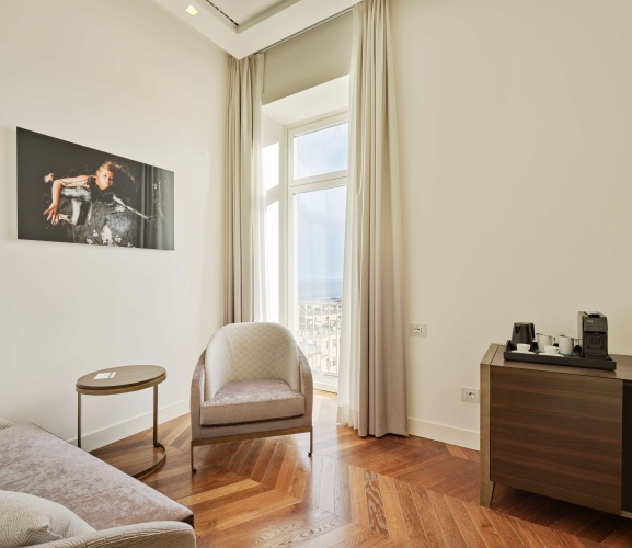De Bonart Naples, Curio Collection by Hilton photo 8