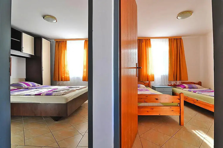 Apartment in Vir with a barbecue