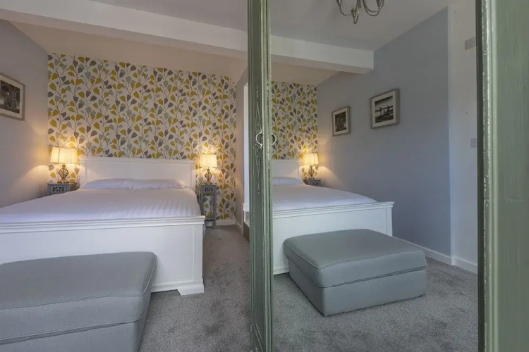 The Sleep-Inn Hare