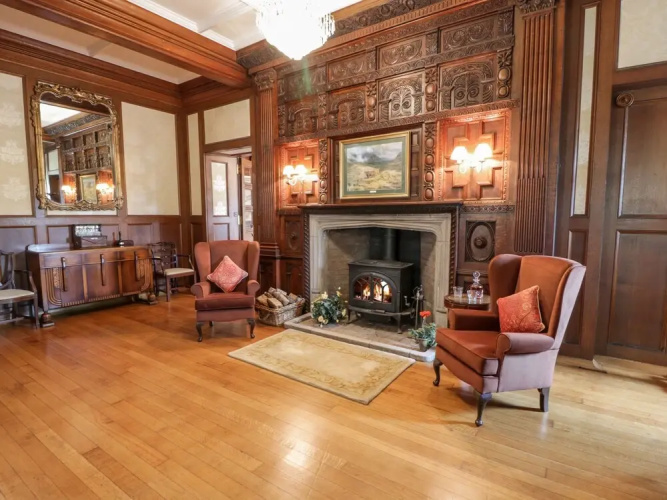 Auchentroig House