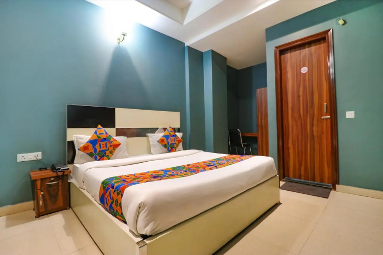 Fabhotel Maxx Inn