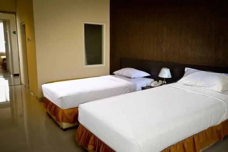 De Resort Hotel and Convention