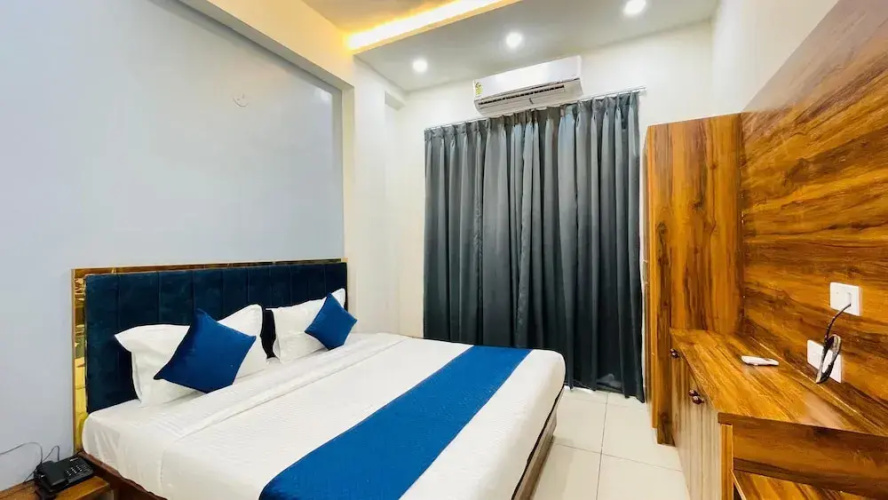 Hotel Rajgharana