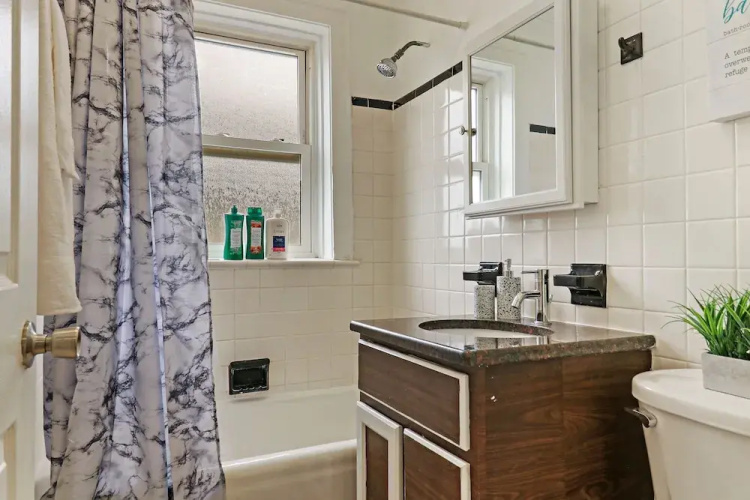 Chic 2BR Near Irving Park - Cullom D3