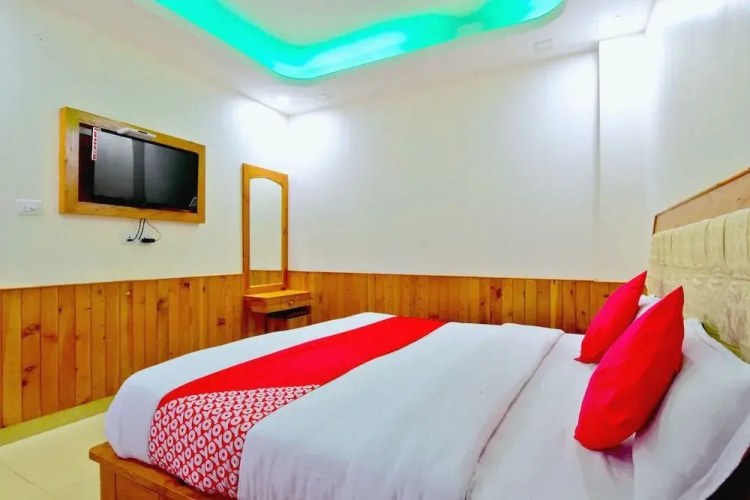 OYO 38661 Hotel Apna Ghar
