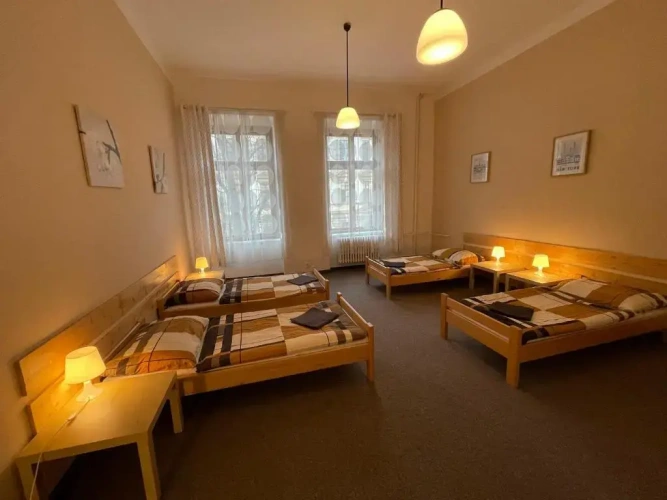 Standard Triple room