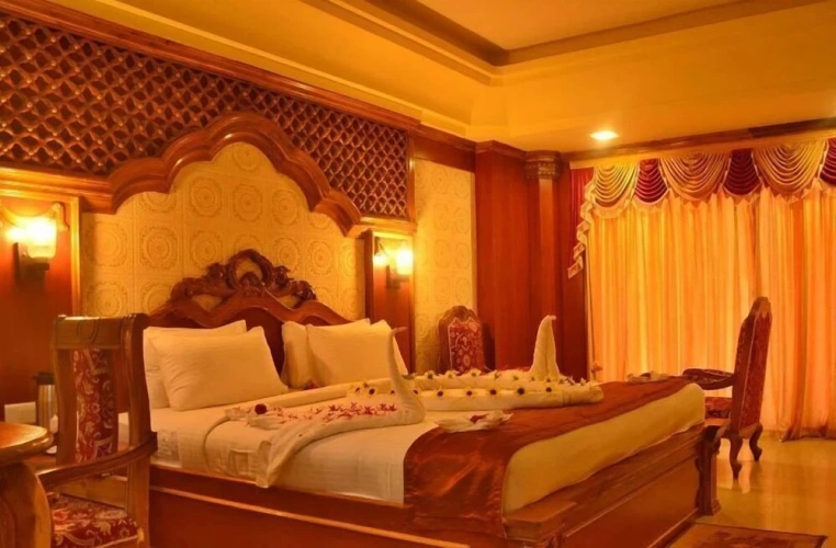 Grand room