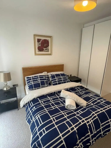 1 Bed Apartment- Sleeps 2, Parking, Pets Allowed