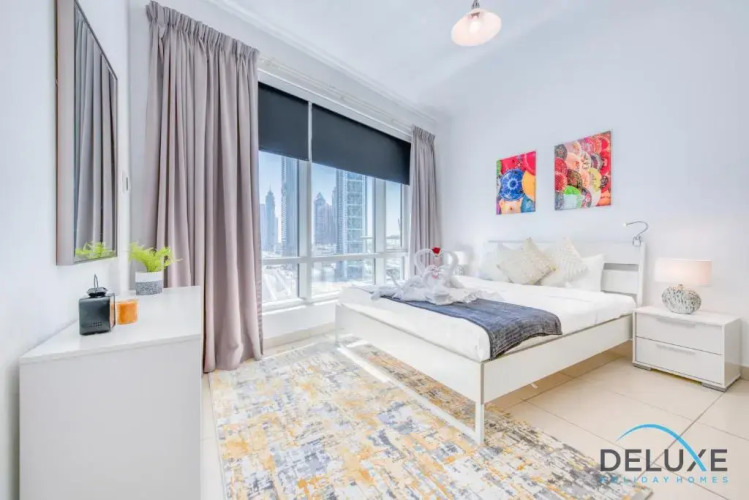 One Bedroom Apartment in The Lofts Central, Downtown by Deluxe Holiday Homes - Image 4