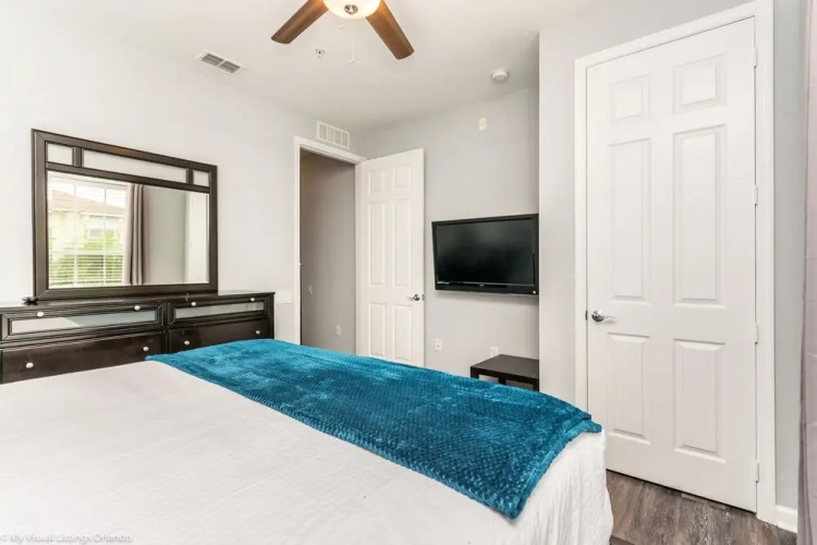 4840 Cayview Avenue #303