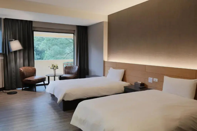 Koi Lake Hotel