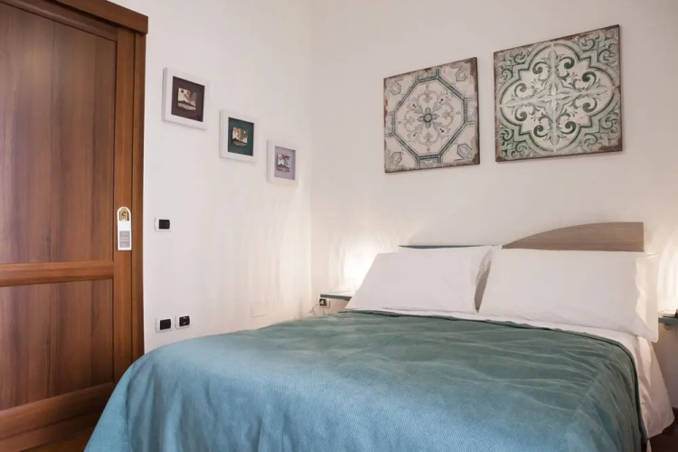 Isa Guest Rooms