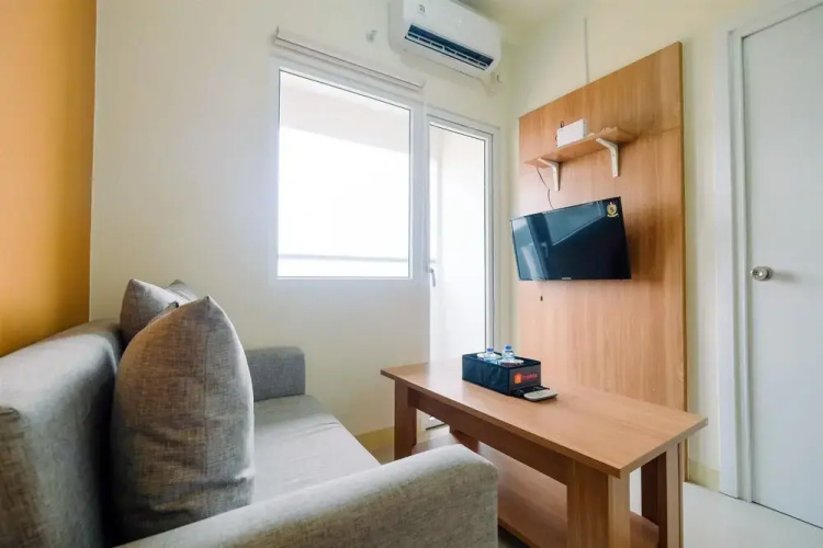 Functional and Artistic 2BR Green Pramuka Apartment