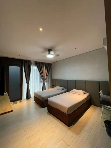 Deluxe Twin room with balcony