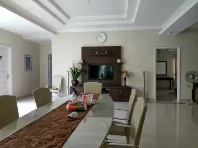 Puri Ratna Joewita
