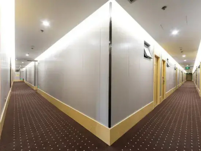 Hotel Holt