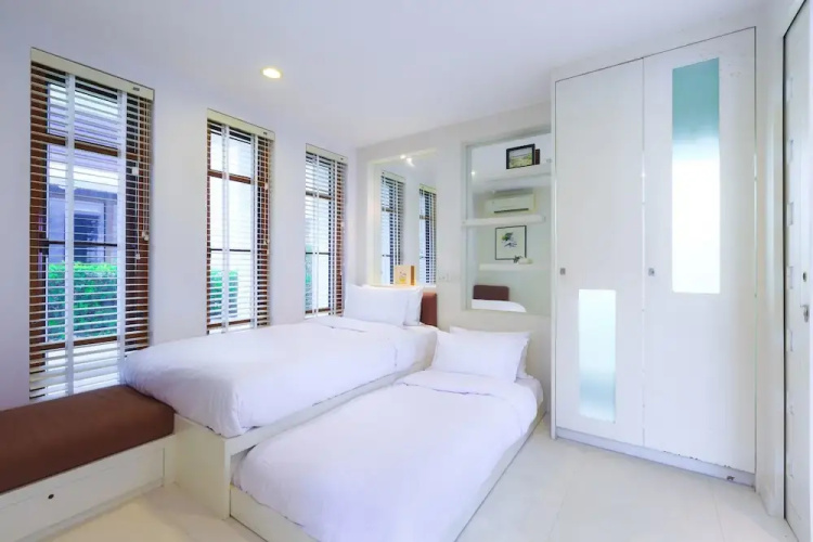 Baan LonSai Beachfront Condominium