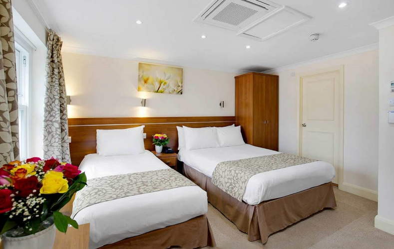 Triple room