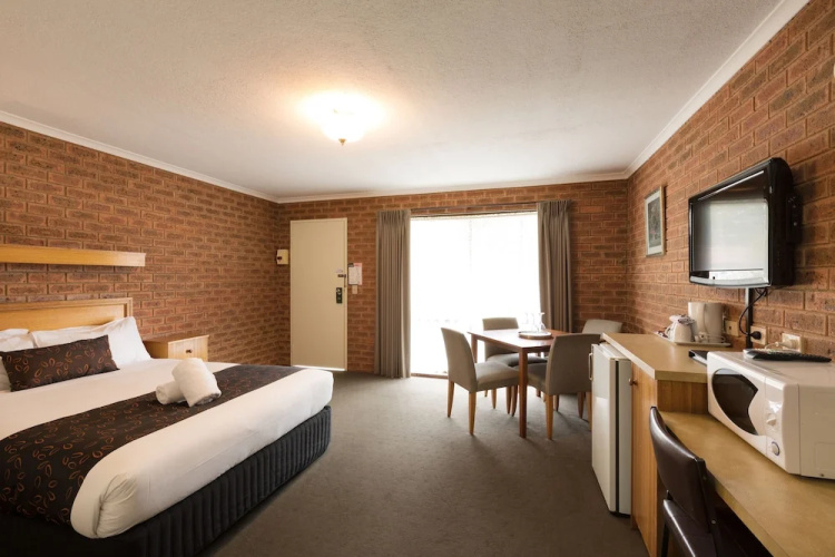 Advance Motel