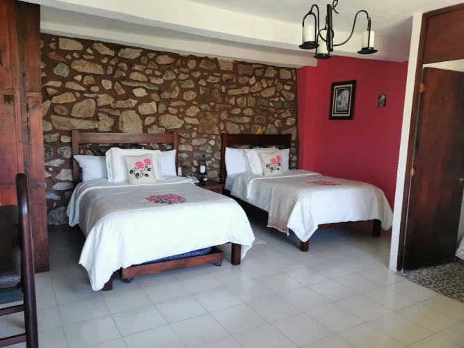 Standard Triple room