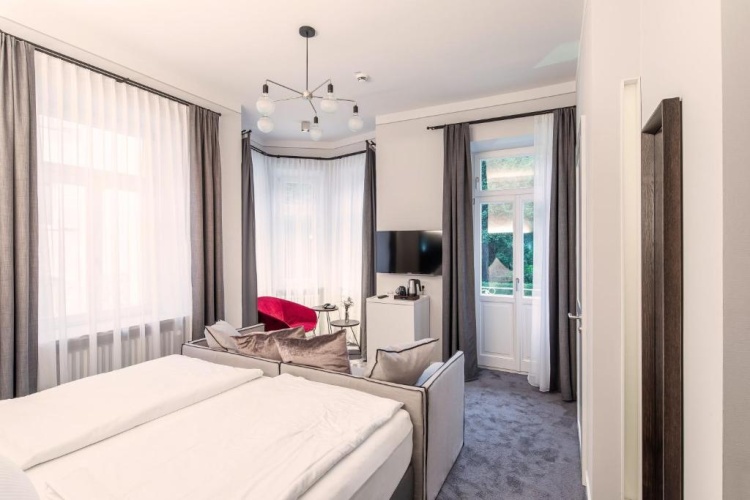 Superior Double room with balcony and with mountain view