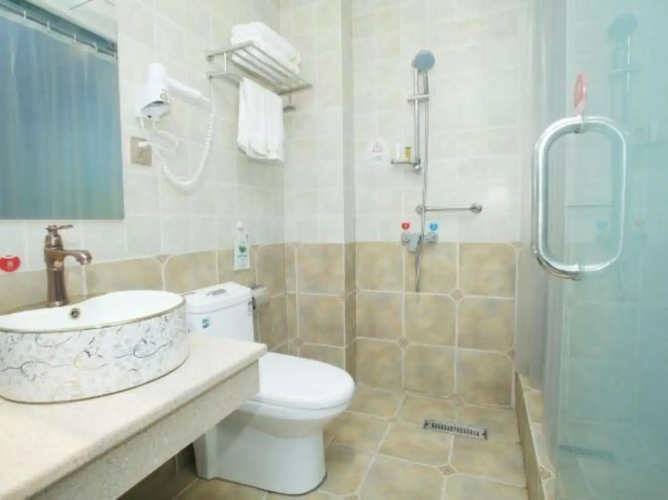 Hanlan Hotel