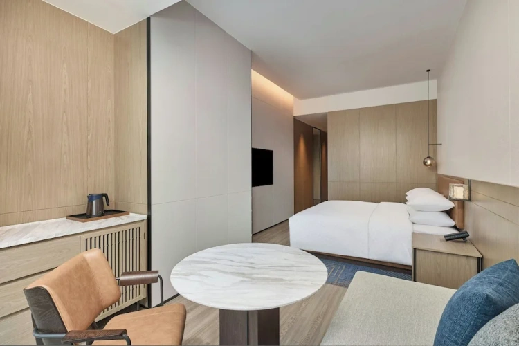 Standard Double room with city view