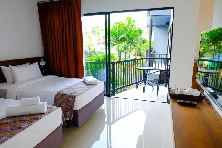 Standard Twin room with balcony