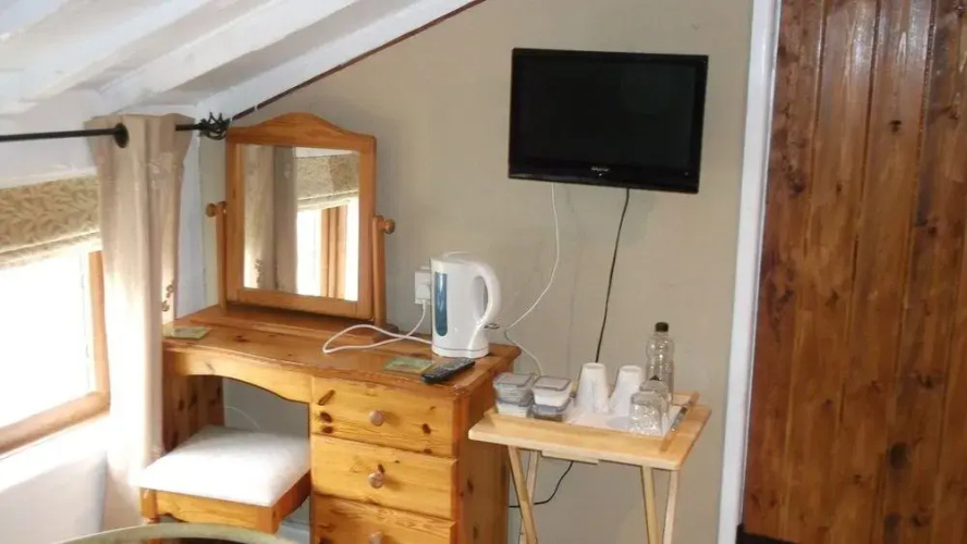 Holly Tree Cottage