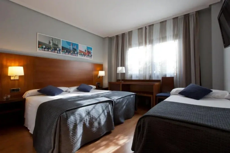 Triple room