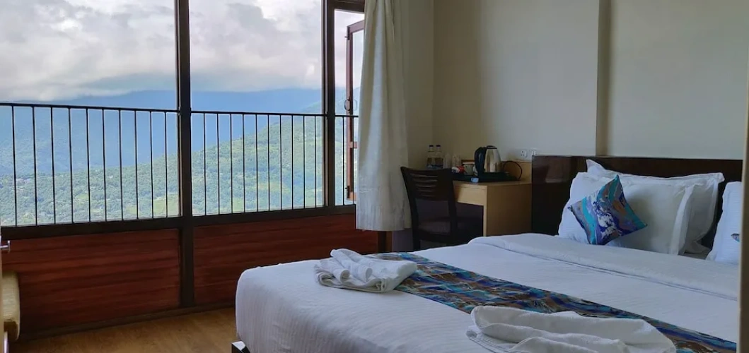 Standard Double Club room with mountain view