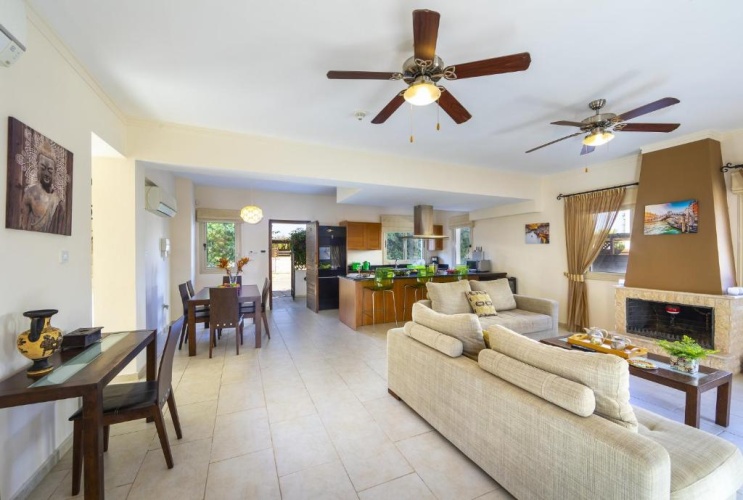 3 Bedrooms Villa