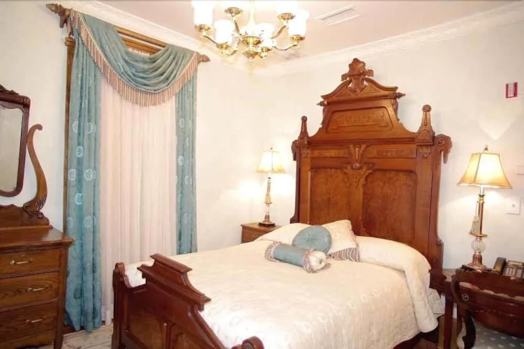 The Hotel Magnolia