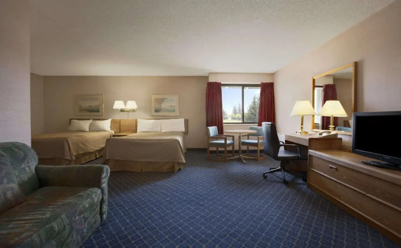 Clarion Pointe