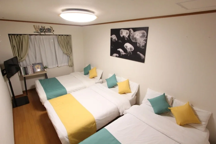Standard Triple room