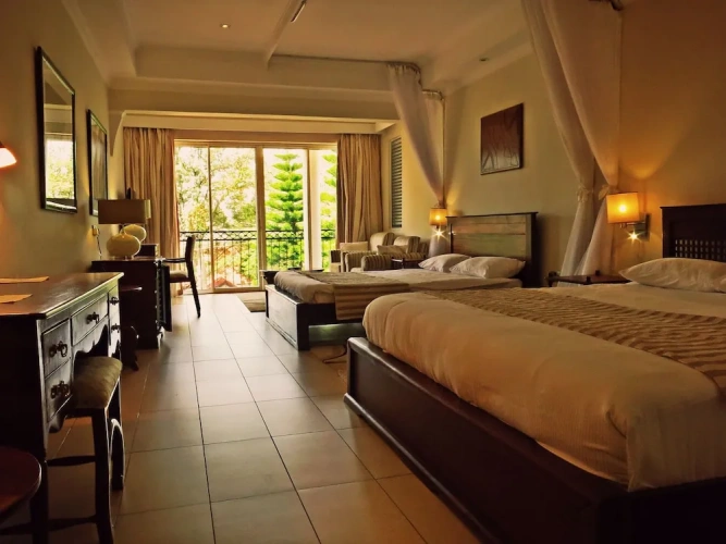 1 Bedroom Luxury Twin room with balcony and with lake view