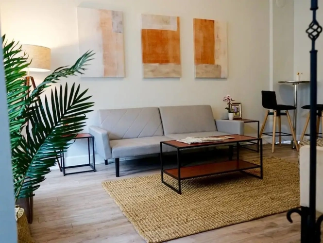 4 Bedrooms Apartment