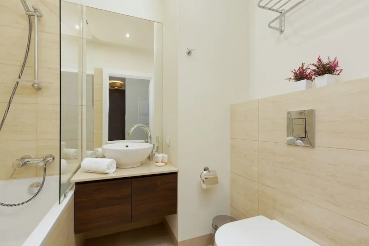 1 Bedroom Apartment with balcony