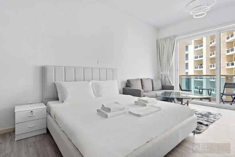 WelHome - Greenery Apt for Modern Studio in Production City