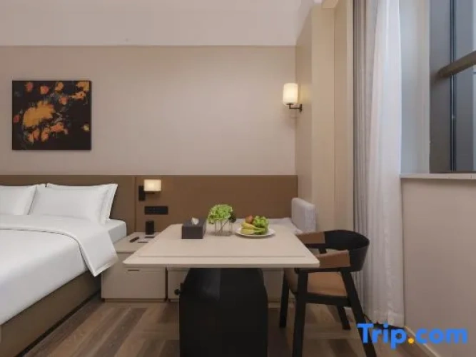 Grand Double room with lake view