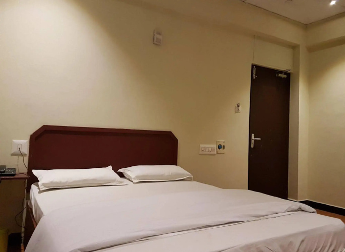 Deluxe Hotel