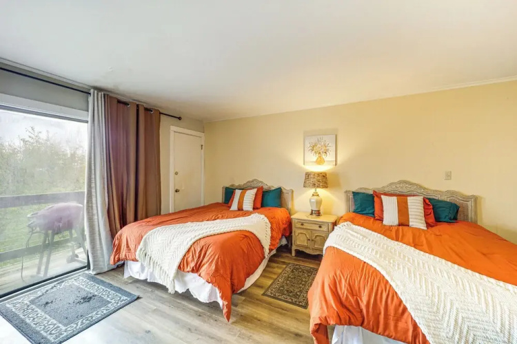 Walk to Hiking & Skiing: Beech Mountain Condo