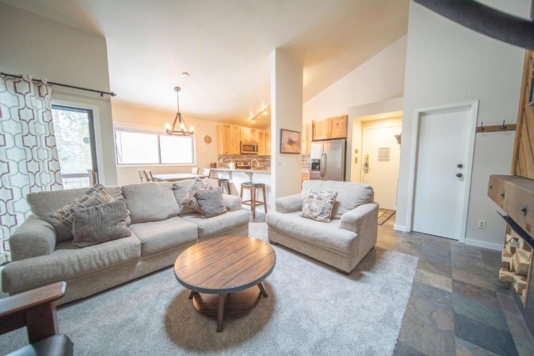 2 Bedrooms Apartment